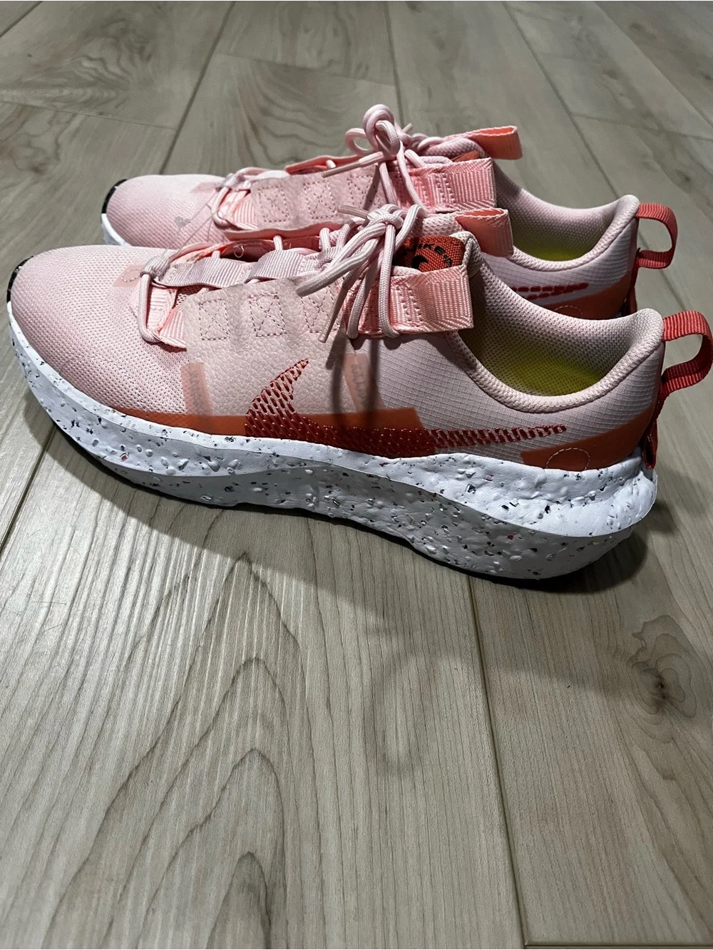 Nike Women's Light Pink and Coral Athletic Sneakers flynit space hippie